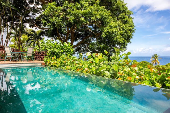 Hotel with Pool