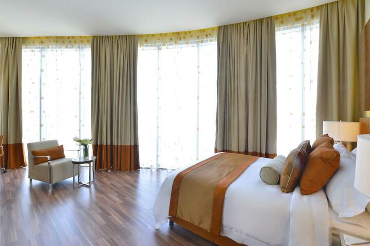Room 9 of 53