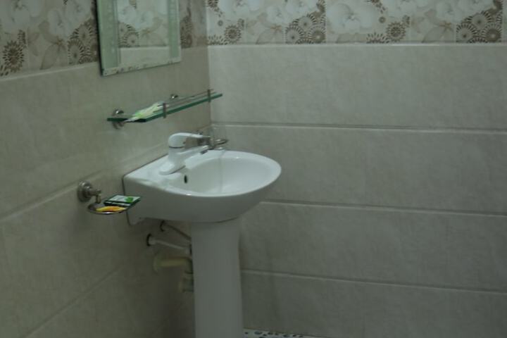 Room 46 of 104