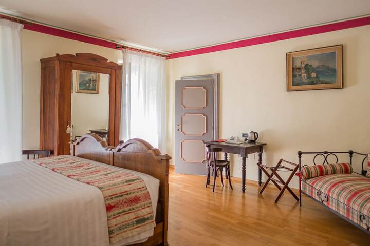 Room 10 of 71