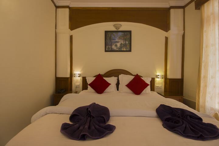 Room 28 of 46