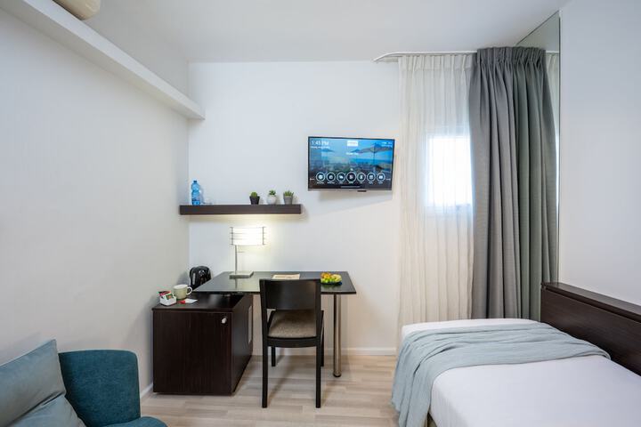 Room 18 of 64
