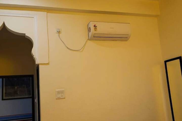 Room 26 of 105