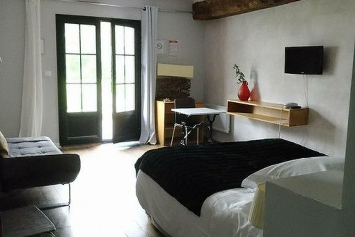 Room 5 of 62