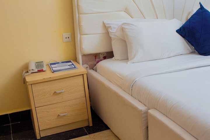 Room 42 of 151
