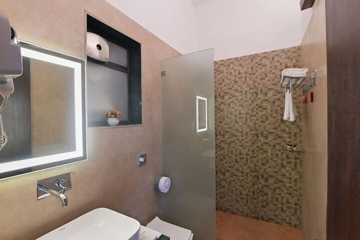 Room 16 of 22