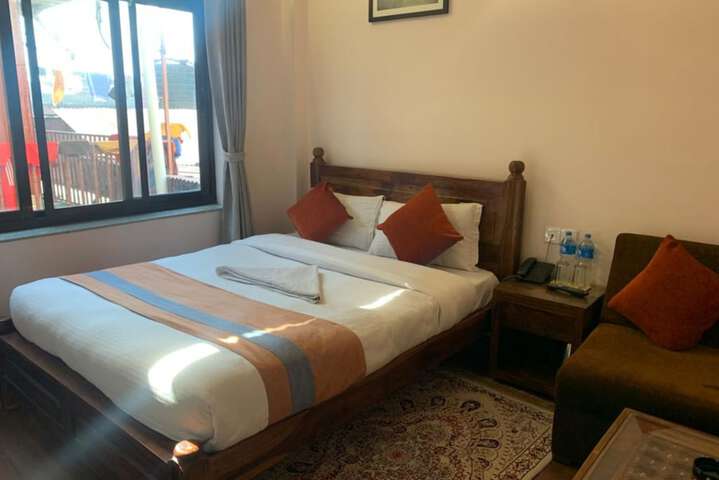 Room 12 of 24
