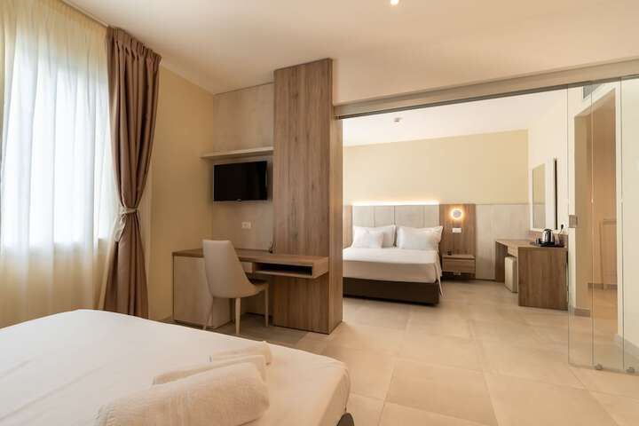 Room 46 of 211