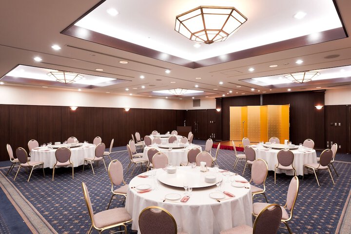 Ballroom/Hall 21 of 27