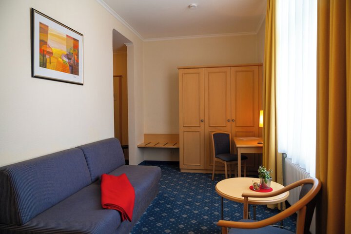 Room 7 of 30