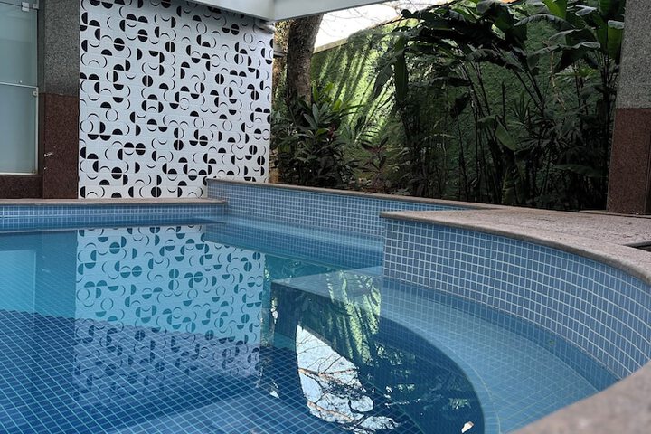 Pool 132 of 240