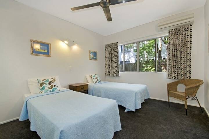 Room 3 of 28