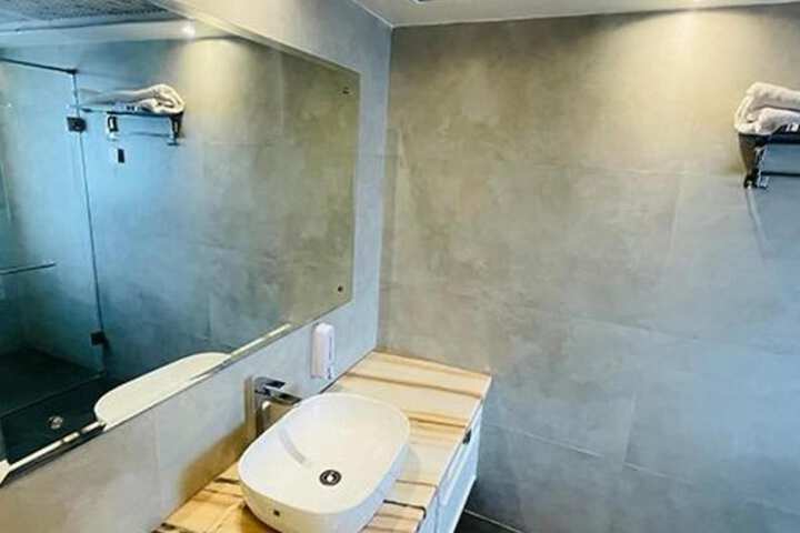 Room 15 of 22
