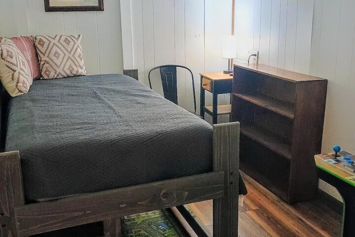 Room 7 of 61