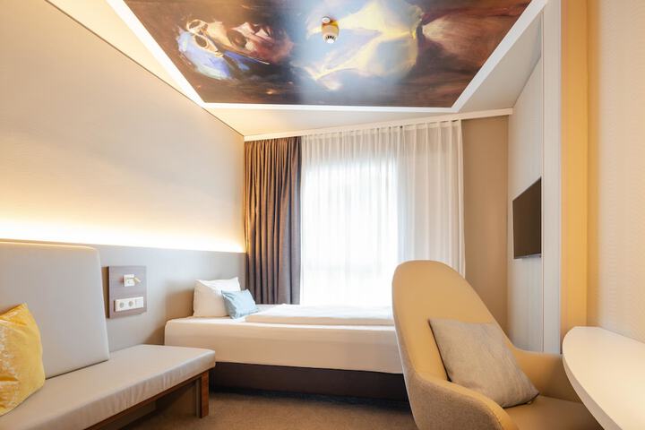 Room 18 of 59