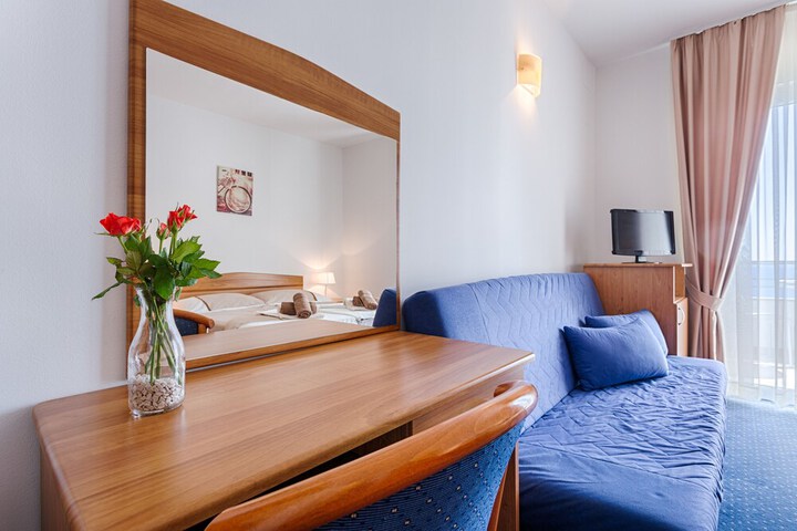 Room 5 of 35