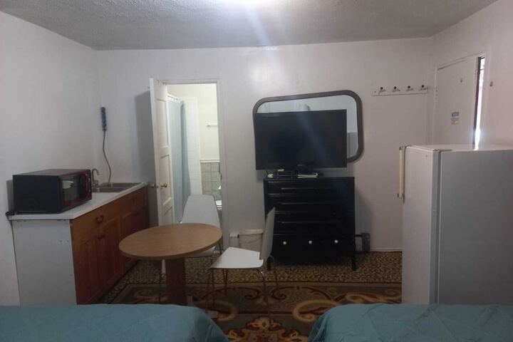Room 33 of 38
