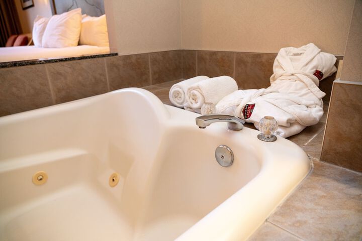 Jetted tub