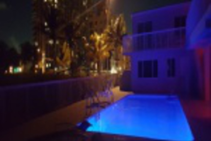 Pool 204 of 695