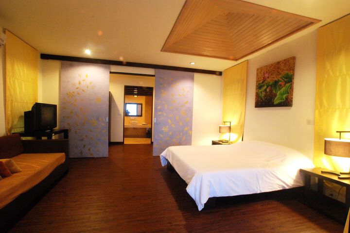 Room 9 of 40