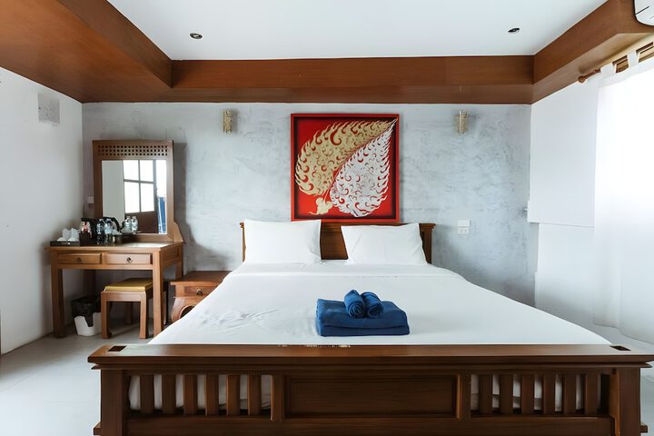 Room 15 of 33