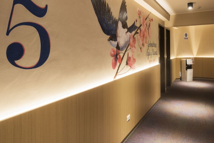 Ballroom/Hall 81 of 87