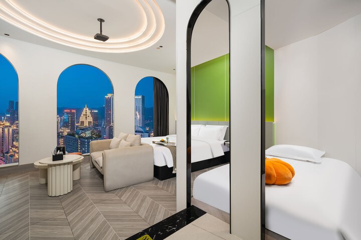 Room 8 of 24