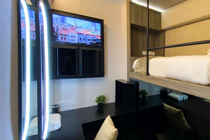 Room 44 of 180