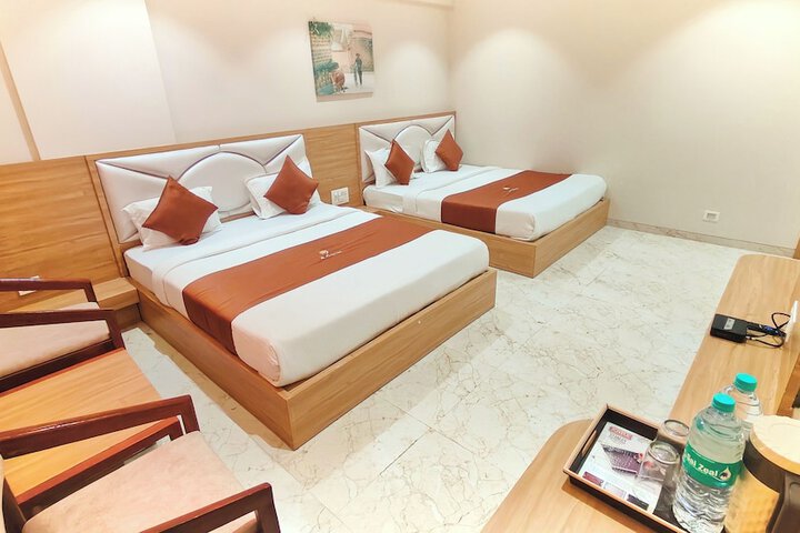 Room 9 of 39