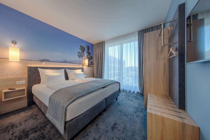 Room 10 of 55