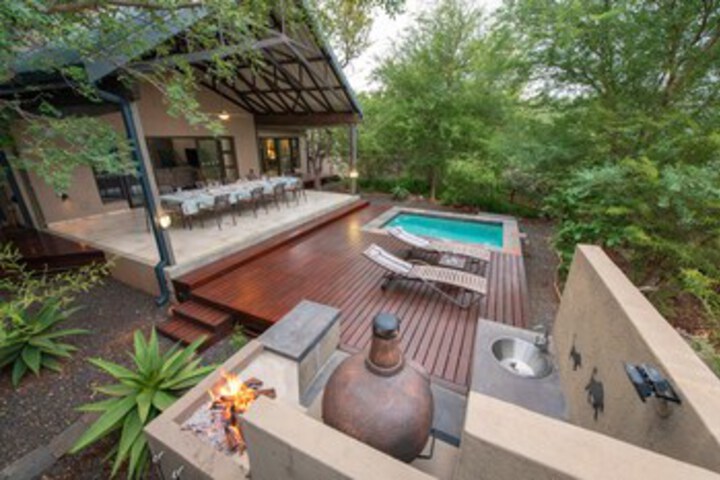 Sundeck 130 of 139