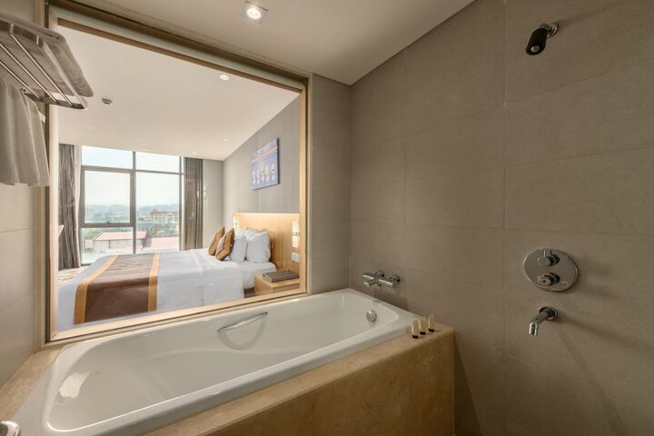 Room 50 of 122