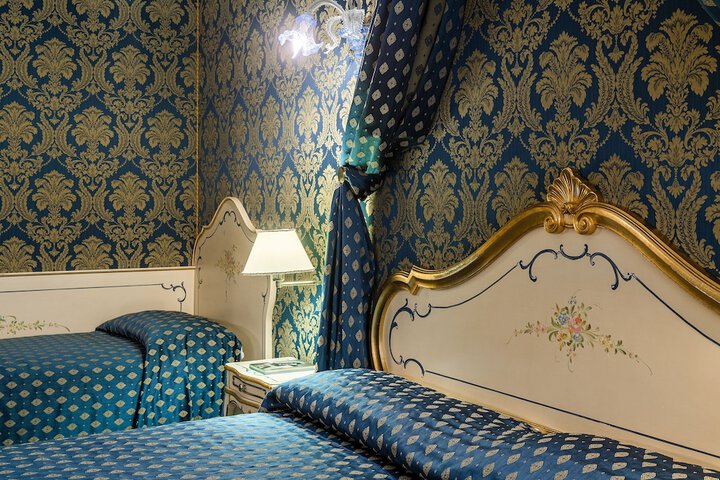 Room 26 of 87