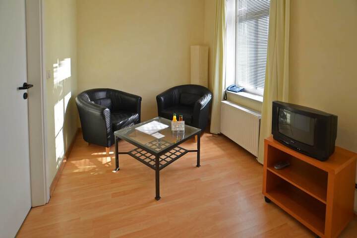 Room 17 of 33