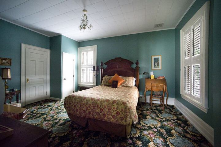 Room 8 of 46