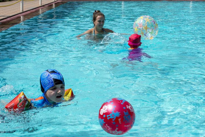 Pool Hotel