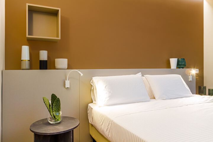 Room 16 of 105