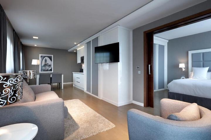 Room 19 of 52