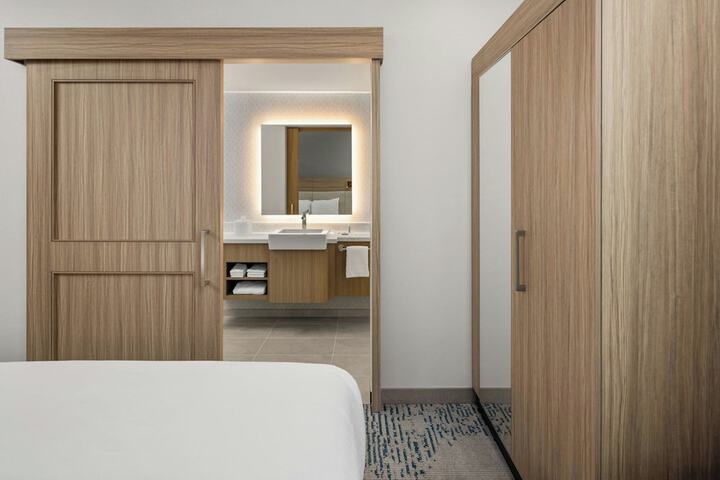 Room 14 of 36