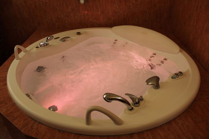 Hot Tub 107 of 141