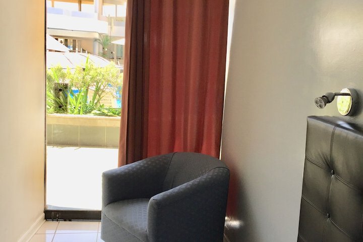 Room 8 of 25