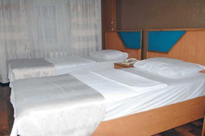 Room 6 of 16