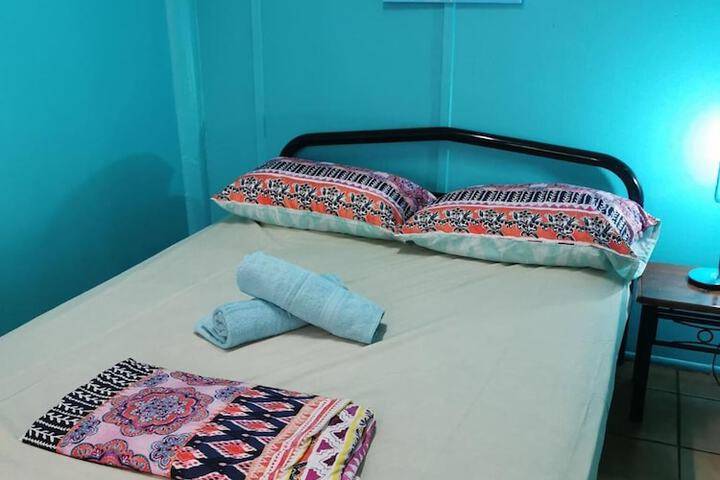 Room 10 of 38