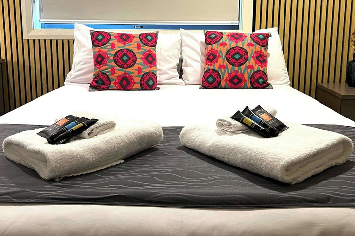 Room 27 of 104