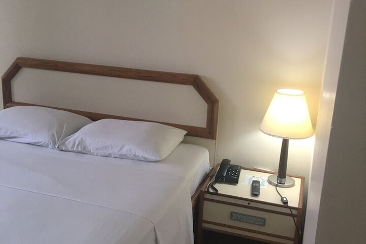 Room 14 of 32