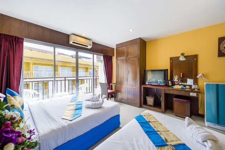 Room 10 of 35