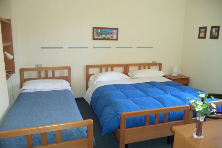 Room 9 of 43