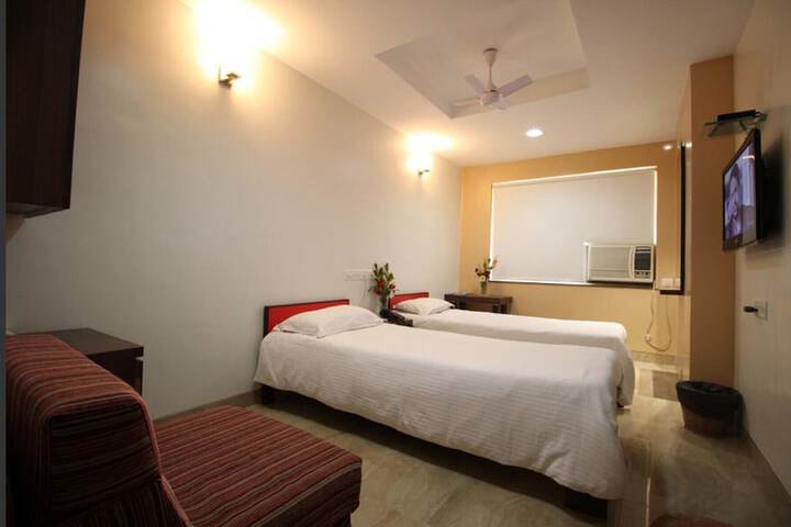 Room 6 of 23