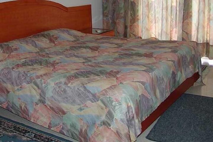 Room 2 of 4