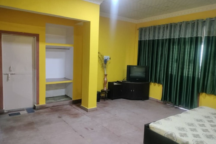 Room 8 of 13